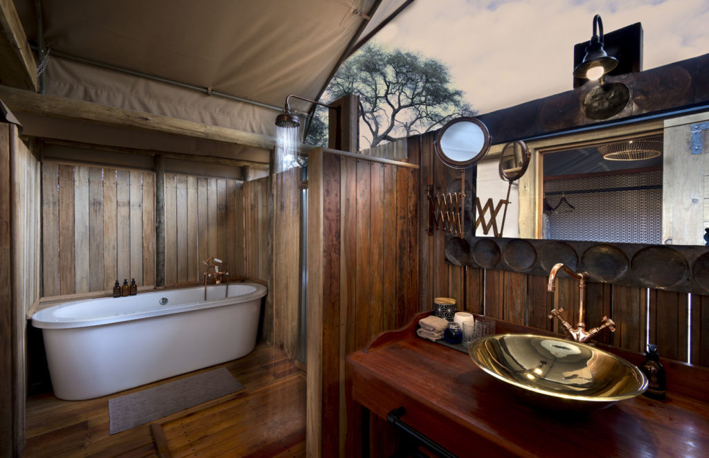 Somalisa-Expeditions-Hwange-National-Park-Zimbabwe-Bar-Area-4-Luxury-Safari-Lodge-African-Bush-Camps-1-1-1024x662