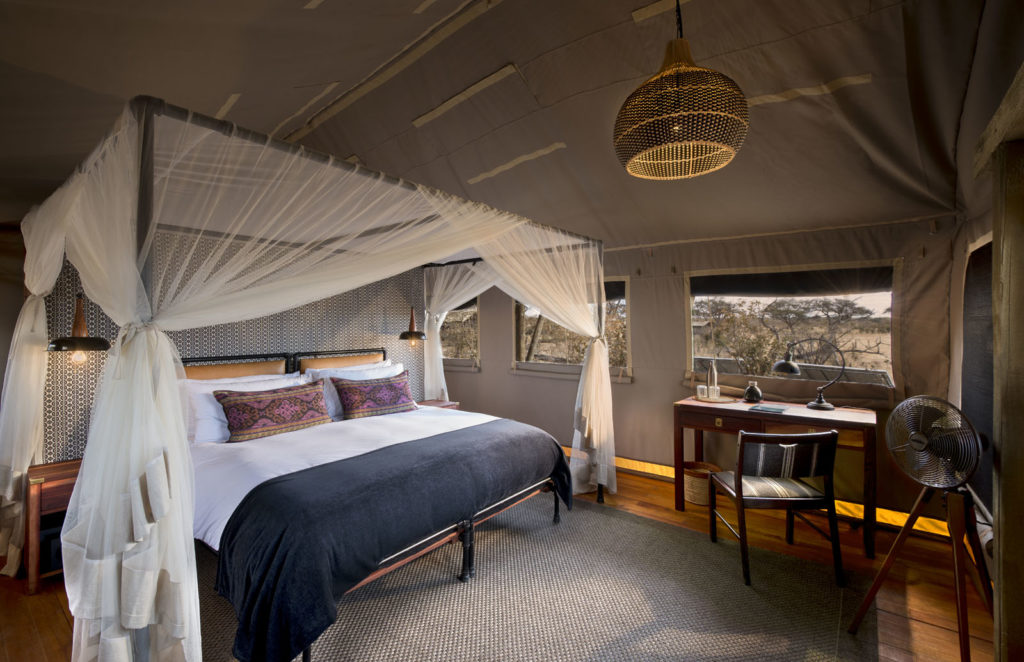 Somalisa-Expeditions-Hwange-National-Park-Zimbabwe-Bar-Area-5-Luxury-Safari-Lodge-African-Bush-Camps-1-1-1024x662